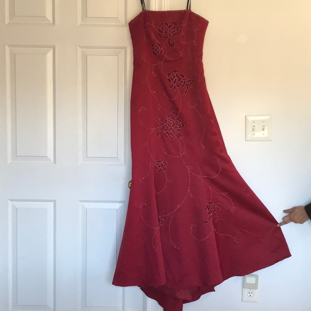 Gorgeous red beaded mermaid gown!